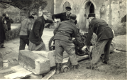 Dezember 1955: Vorbereitung der Seilwinde zum Aufziehen der Glocken. (Bild: Archiv der Kirchgemeinde Possendorf)